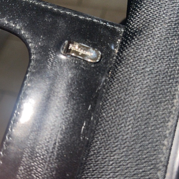 Ferragamo AUTHENTIC black doctor bag.  Beautiful - Picture 8 of 13